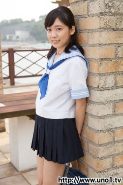 两个领导在车里吃我奶H视频